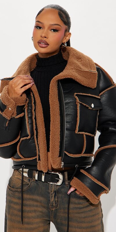 Čierna bunda z umelej kože s kožuškovou podšívkou