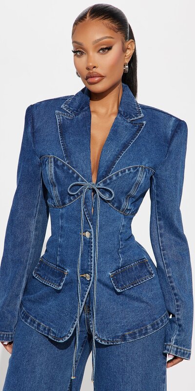 Džínsové sako s viazaním v páse v modrom odtieni