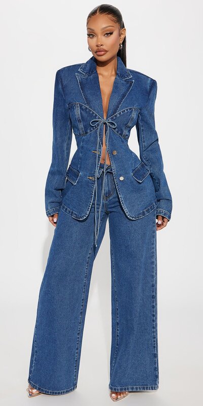 Džínsové sako s viazaním v páse v modrom odtieni