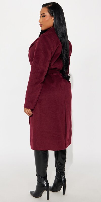 Bordový vlnený trenčkot s kožušinovým golierom