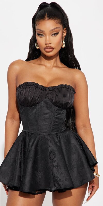 Čierne saténové mini šaty s korzetovým pásom a všitými šortkami