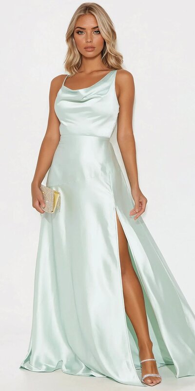Saténové maxi šaty s asymetrickým výstrihom v svetlozelenej farbe