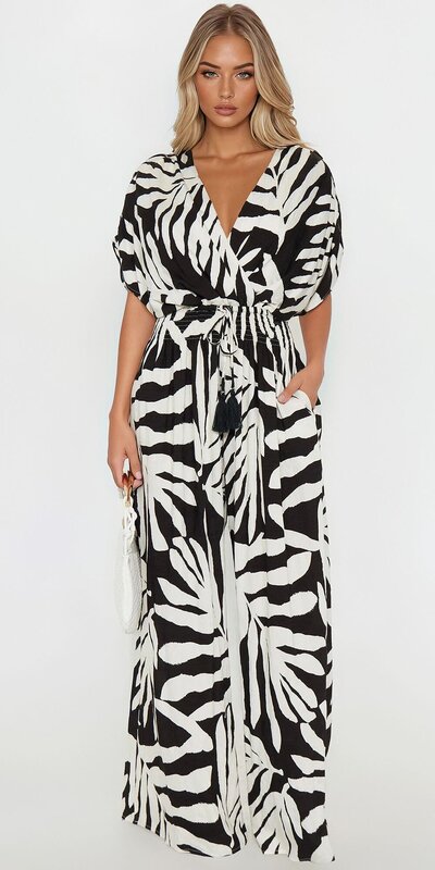 Čierny ľanový overal s viazaním v páse a širokými nohavicami