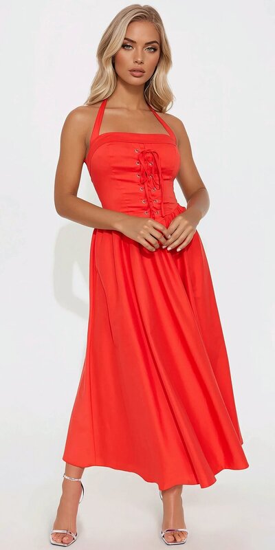 Oranžové midi šaty s viazaním na krku a korzetovým efektom