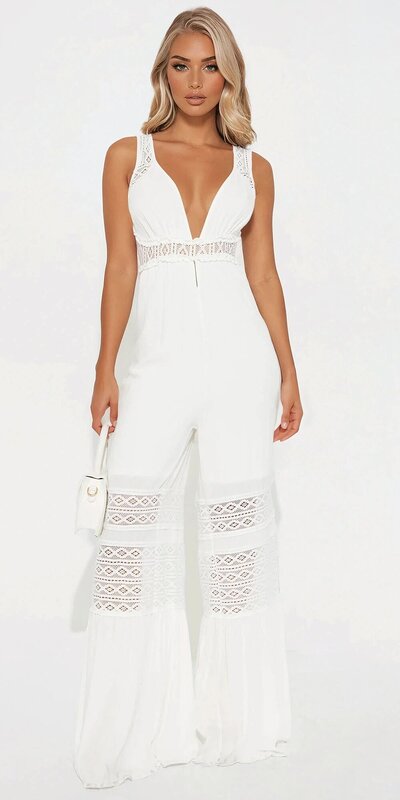 Biely ľanový overal s háčkovanou čipkou a širokými nohavicami