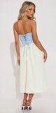 Svetlomodré midi šaty bez ramienok so šnurovaním na chrbte