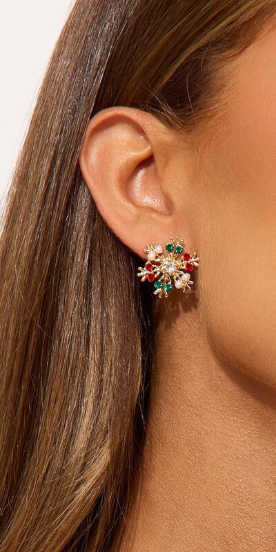 Zlaté napichovacie náušnice so snehovou vločkou