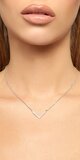 Strieborný náhrdelník s jemným V príveskom