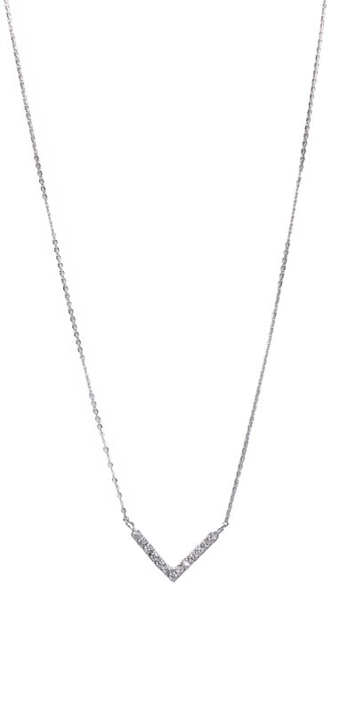 Strieborný náhrdelník s jemným V príveskom