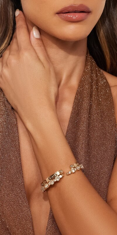 Zlatá 2-dielna súprava náramkov s jemným kamienkovým leskom