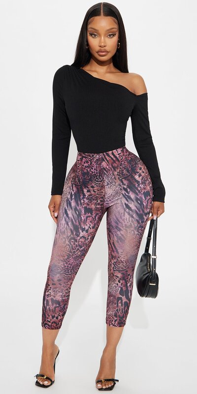 Čierne off-shoulder body s dlhými rukávmi