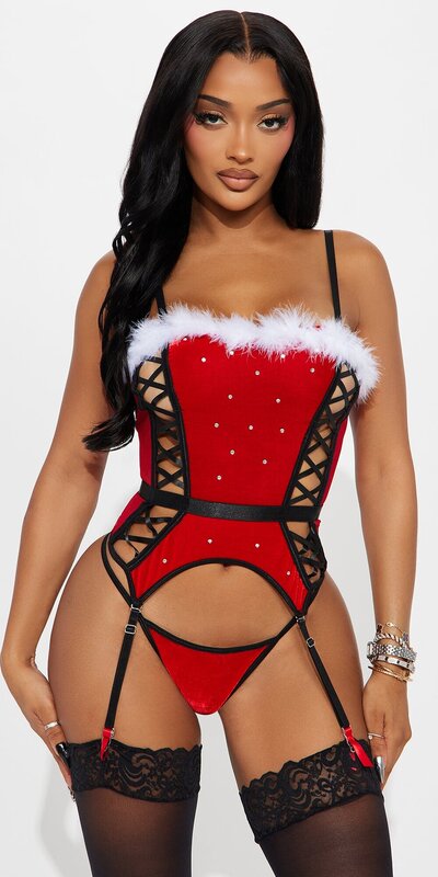 Zvodný červeno-čierny bustier set s pierkovým lemom