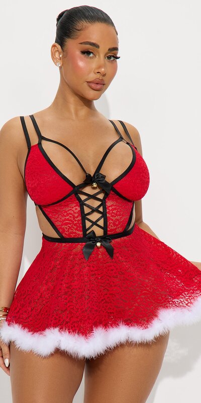 Červený čipkovaný babydoll set s koženkovým akcentom