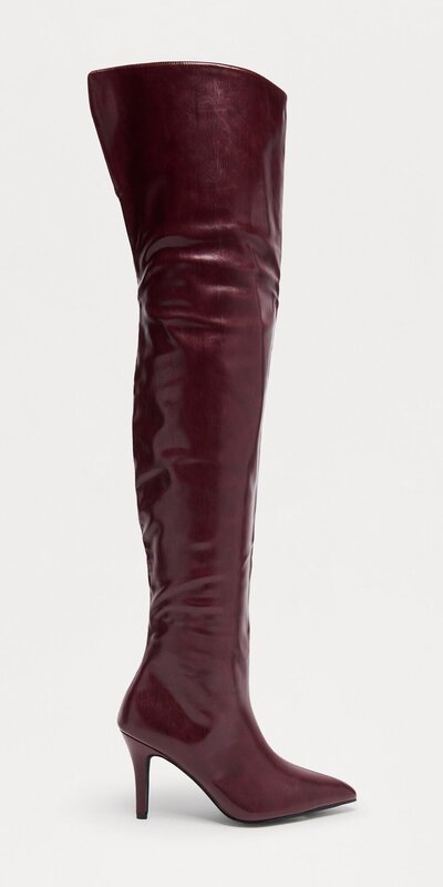 Bordové vysoké čižmy nad kolená s elegantnou špičkou