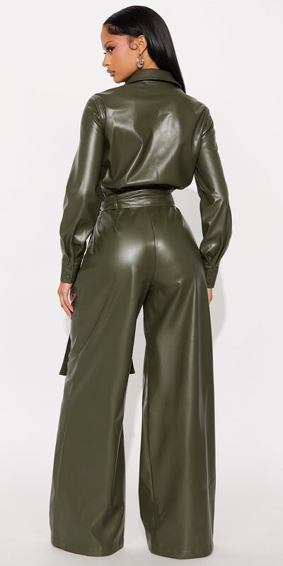 Olivový koženkový overal s viazaním v páse