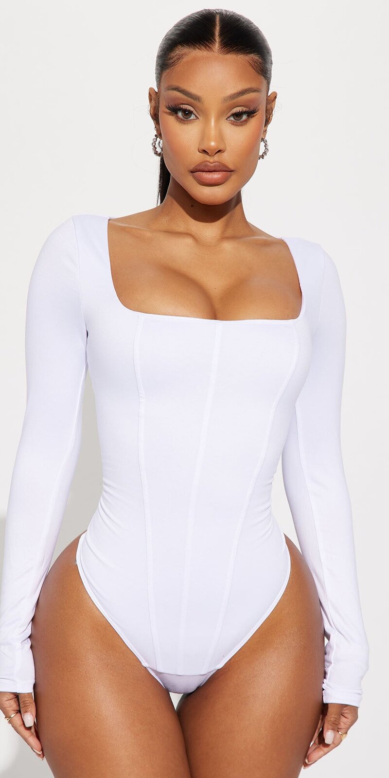 Body s hranatým výstrihom v bielej farbe Biela