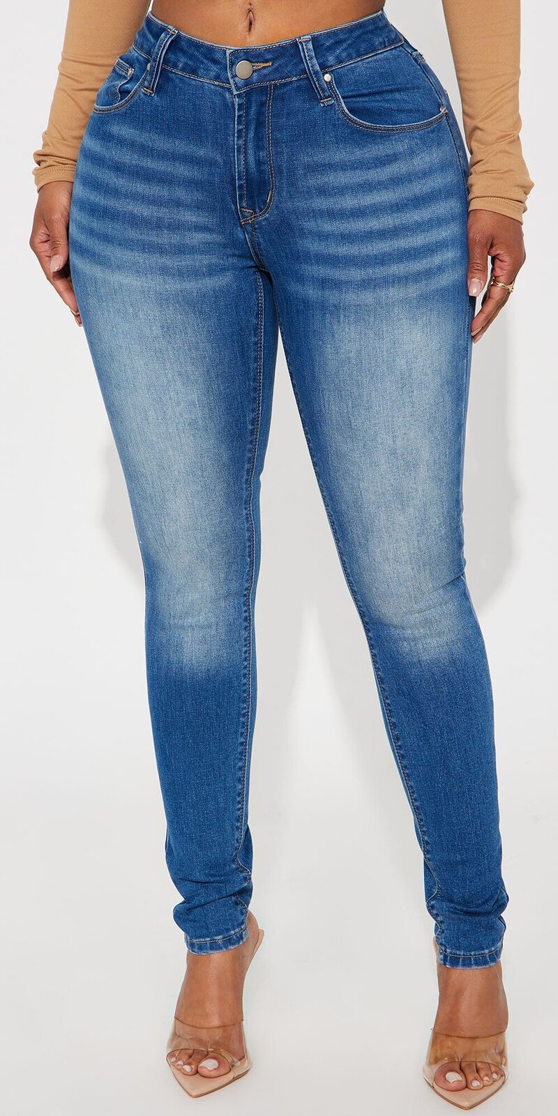 Skinny džínsy v tmavom wash prevedení