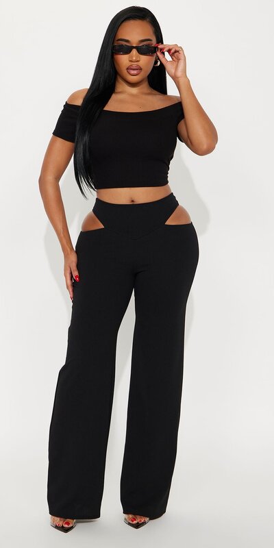 Čierne široké nohavice s cut-out detailom