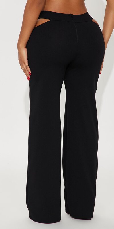 Čierne široké nohavice s cut-out detailom