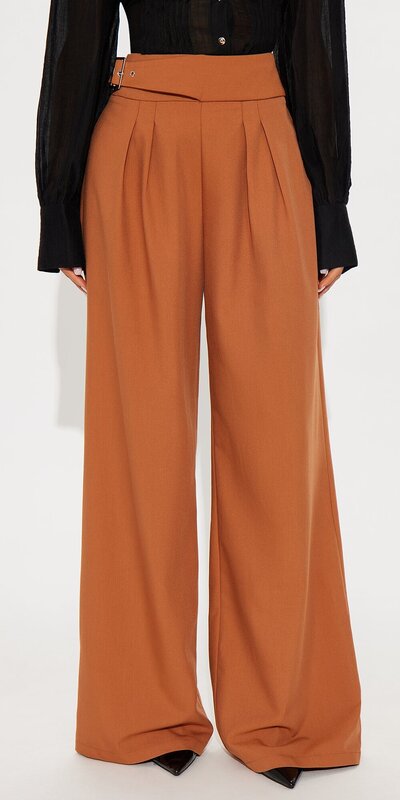 Široké nohavice s vysokým pásom v hnedej farbe