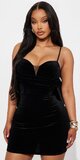 Zamatové mini šaty s mašľou a otvoreným chrbtom v čiernej farbe