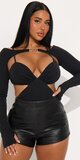 Dvojdielny set body s výrezmi a bolerkom s dlhým rukávom v čiernej farbe