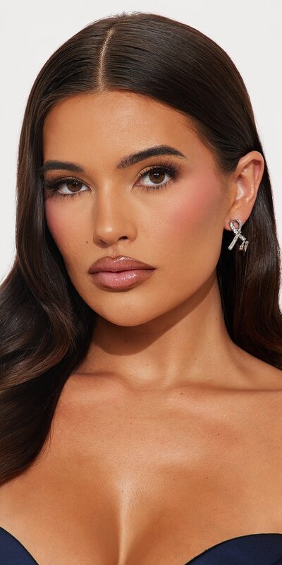 Strieborné visiace náušnice so srdcovým symbolom