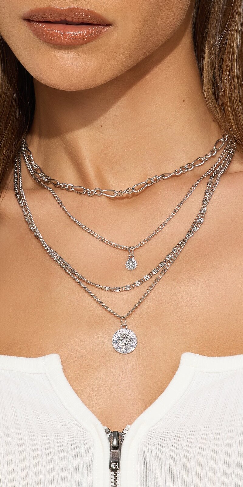 Strieborný vrstvený náhrdelník s mincou a kamienkami