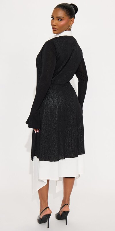 Elegantný kardigán s golierom a prackou v čierno-bielej kombinácii