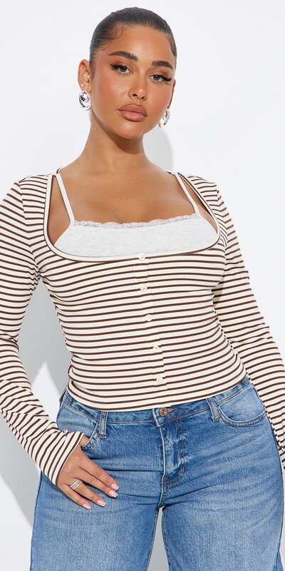 Rebrovaný top s dlhým rukávom a čipkovým lemom v bordovej farbe