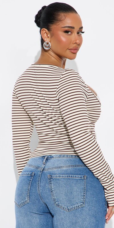 Rebrovaný top s dlhým rukávom a čipkovým lemom v bordovej farbe