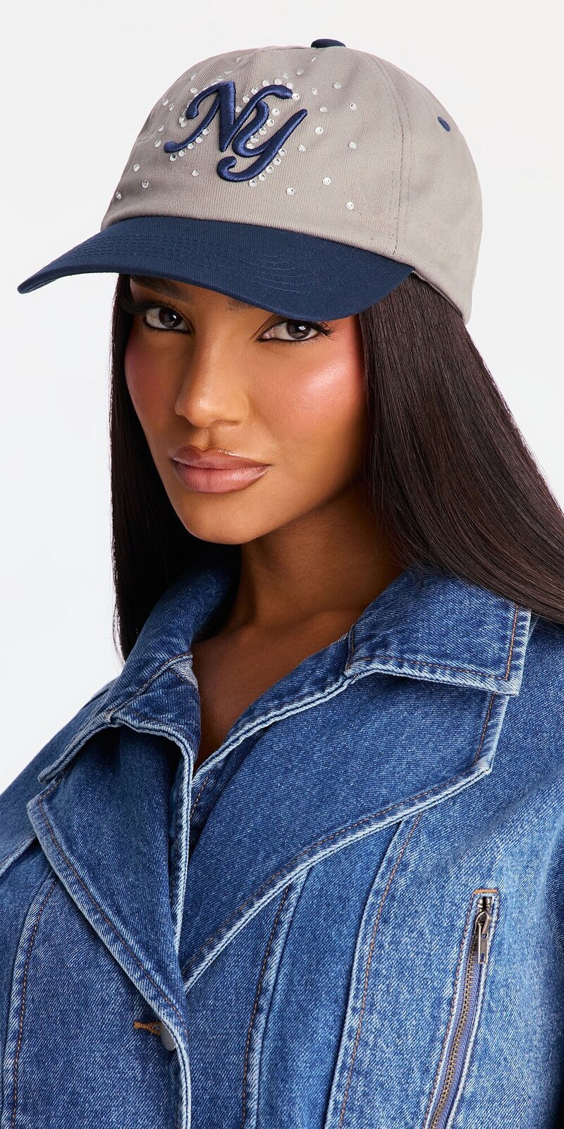 Baseballová šiltovka s perlovým detailom v šedej farbe