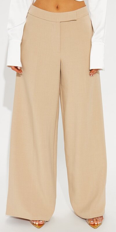 Elegantné nohavice so širokými nohavicami a vysokým pásom v béžovej farbe