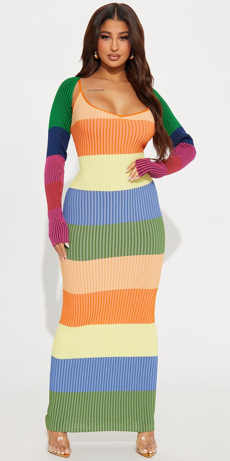 Pruhované maxi šaty so svetrovým bolerkom vo viacfarebnom prevedení