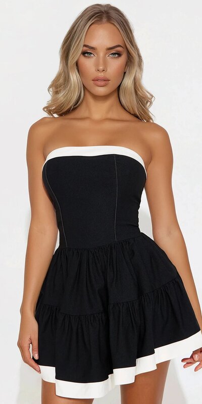 Kontrastné micro mini šaty s viazaním v čiernej farbe