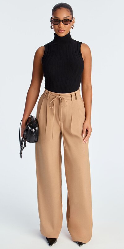Twill nohavice so širokými nohavicami a vysokým pásom v béžovej farbe