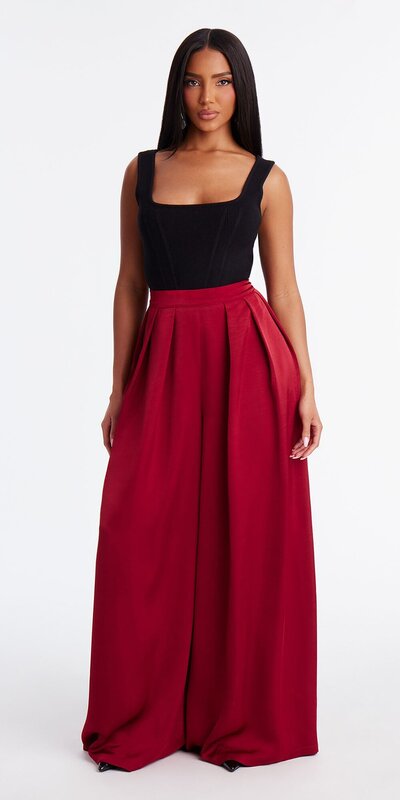 Saténové nohavice so širokými nohavicami v červenej farbe