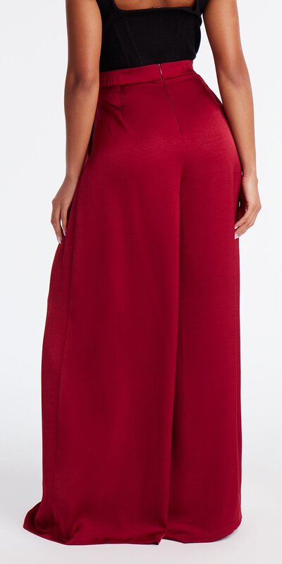 Saténové nohavice so širokými nohavicami v červenej farbe