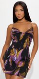 Saténové mini šaty s vodopádovým výstrihom v čierno-fialovej farbe