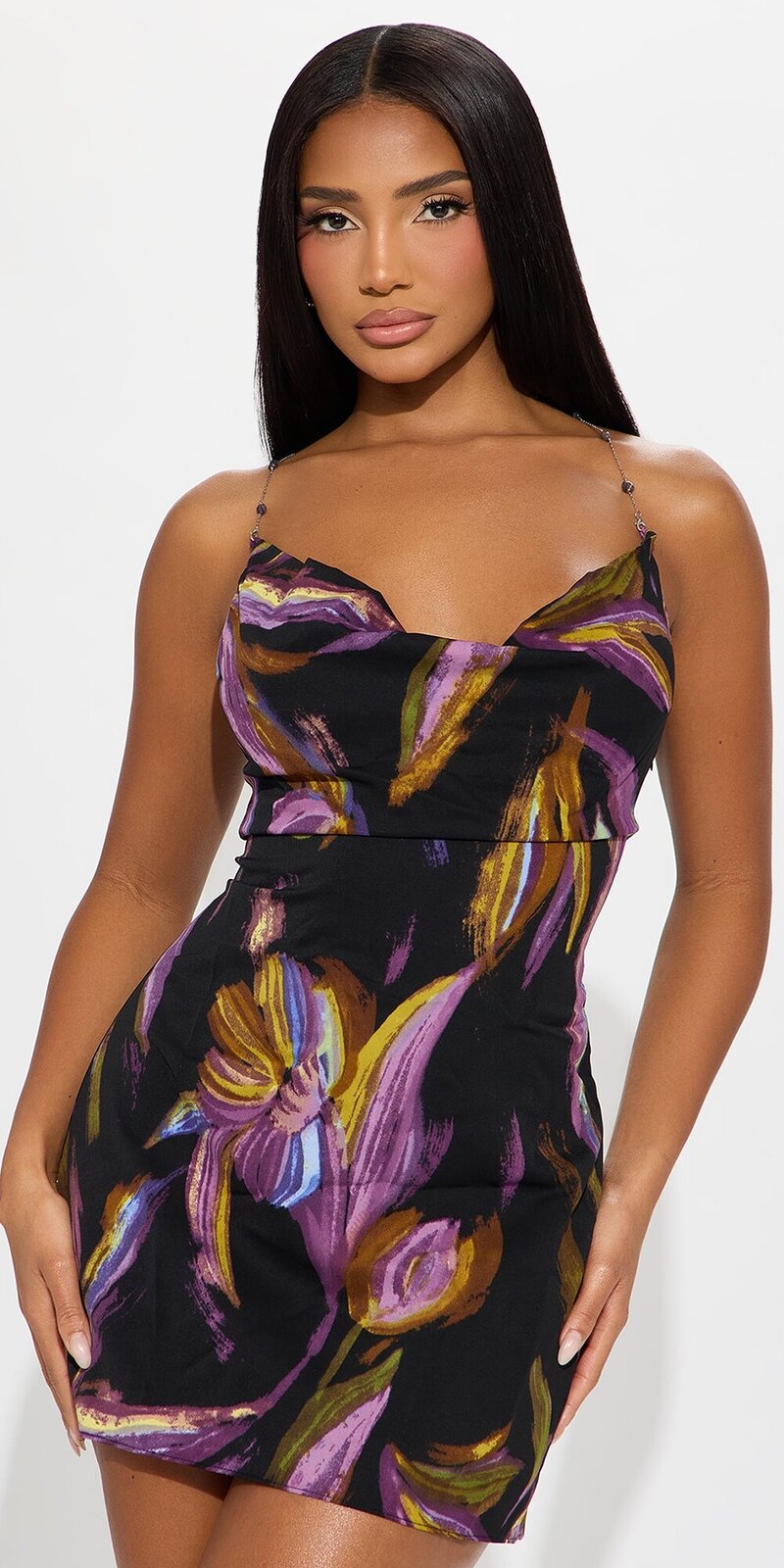 Saténové mini šaty s vodopádovým výstrihom v čierno-fialovej farbe