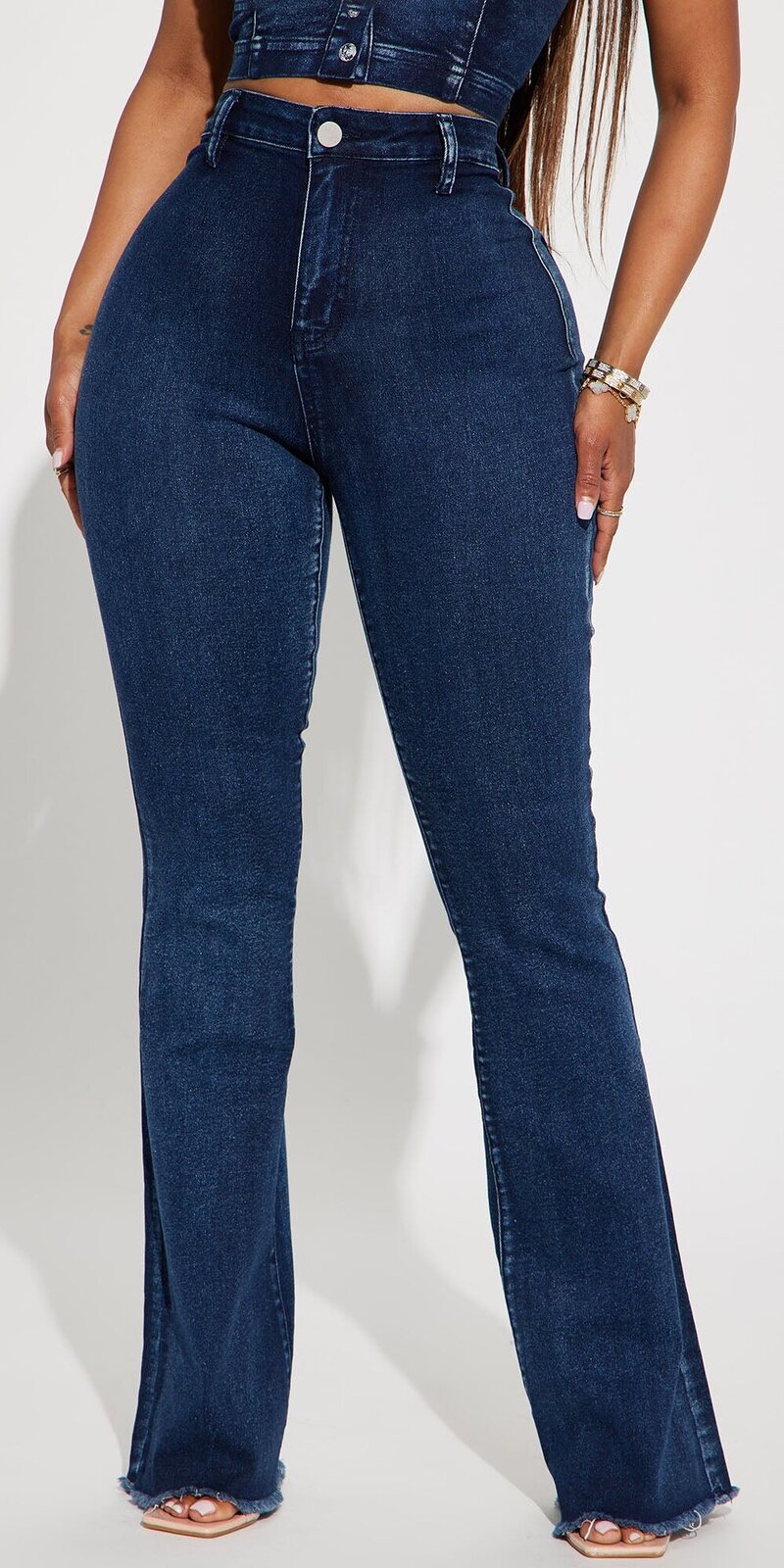 Rozšírené džínsy s vysokým pásom v modrej farbe