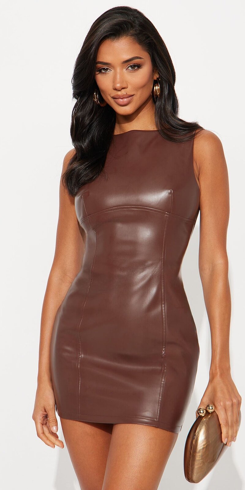 Mini šaty z imitácie kože bez rukávov v hnedej farbe