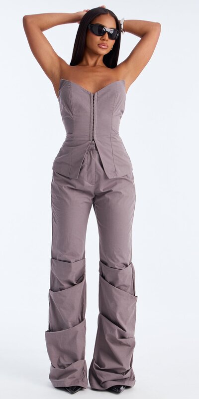 Korzetový nohavicový komplet v sivej farbe