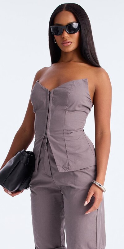 Korzetový nohavicový komplet v sivej farbe