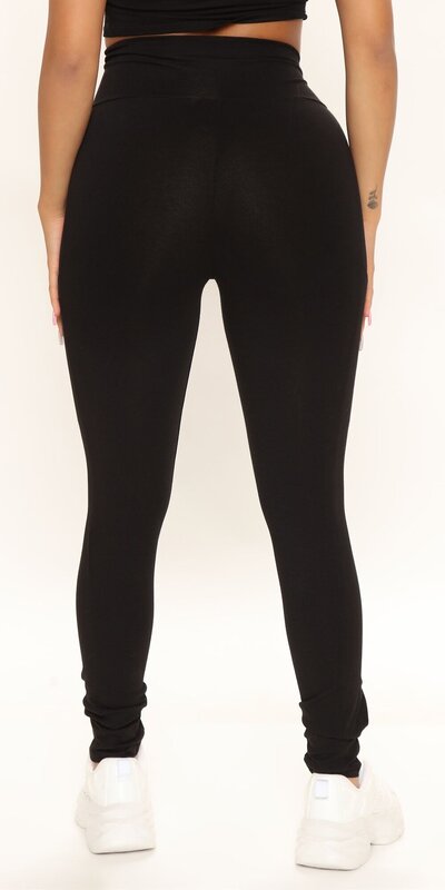 Čierne legíny s vysokým pásom a bočným vreckom