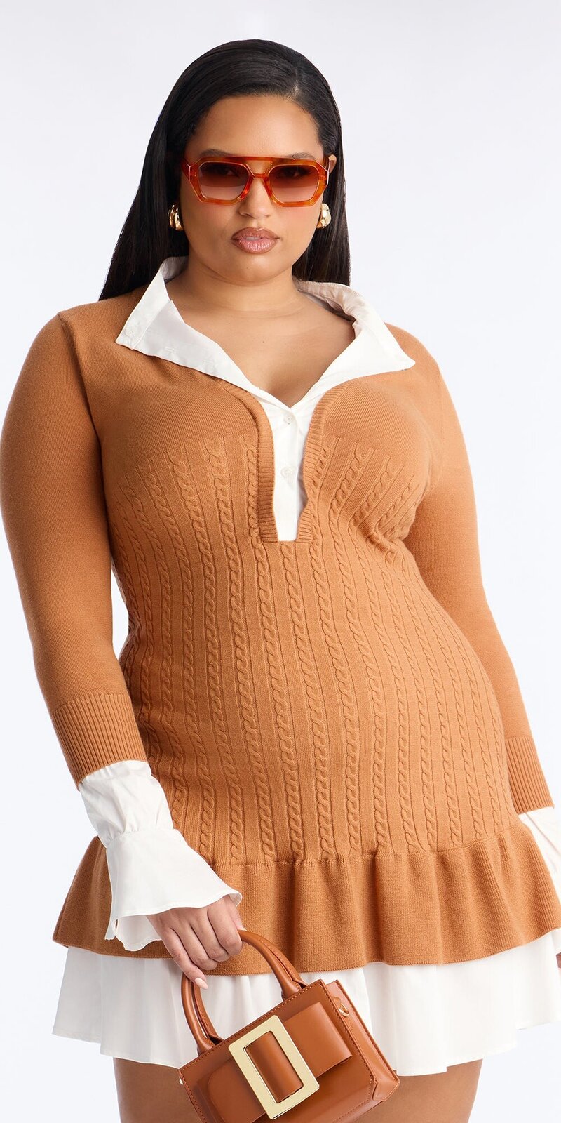 Hnedé pletené mini šaty s volánovým peplum strihom