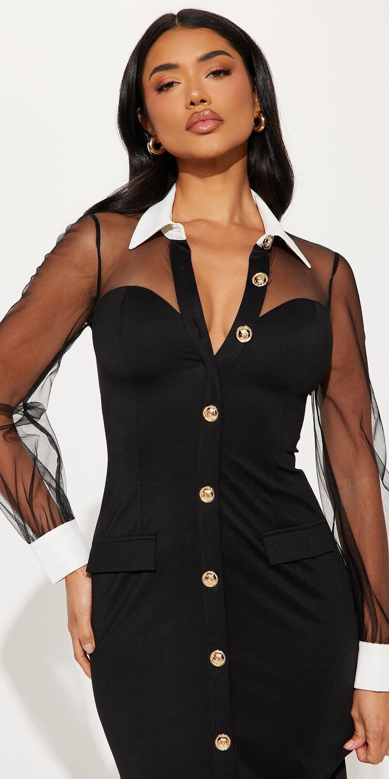 Čierne maxi šaty s kontrastným lemovaním a predným rozparkom