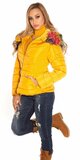 Zimná bunda s farebnou kožušinou Horčicová
