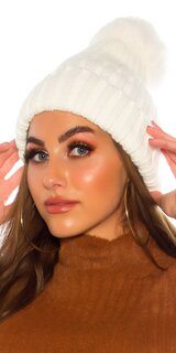 Zimná dámska čiapka s bombrlcom Biela