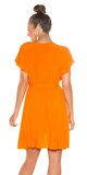 Našuchorené viskózové šaty s viazaním v páse Oranžová